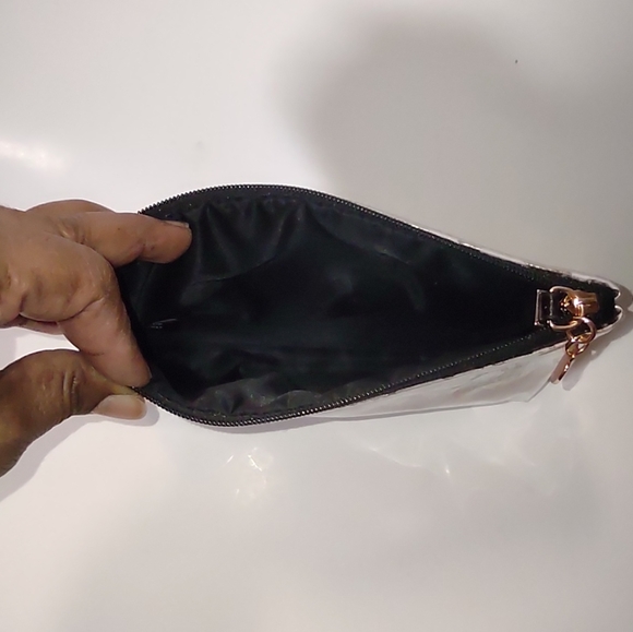 Victoria Secret Cosmetic Bag. NWOT - Picture 7 of 13